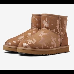 UGG Women Classic Mini Floral Foil color is Amphora